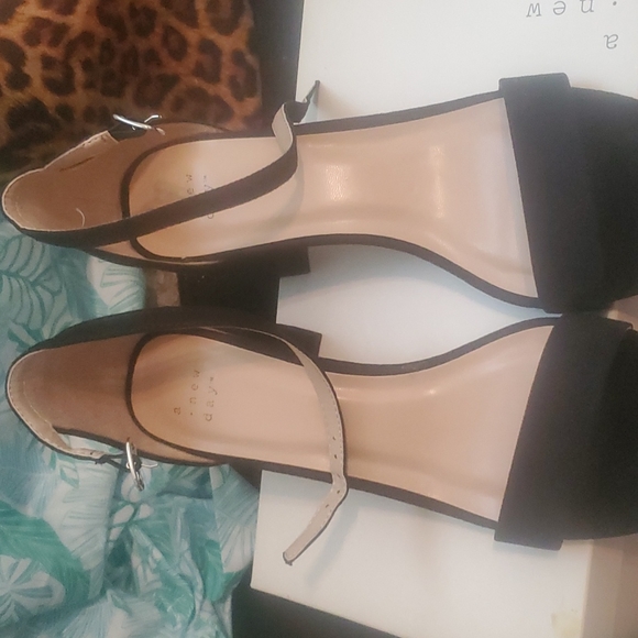 Black scrappy Low chunky heels - Picture 2 of 3